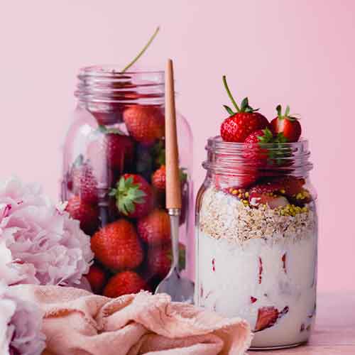 Joghurt Erdbeere Vitamin C Calcium Mikronährstoffe
